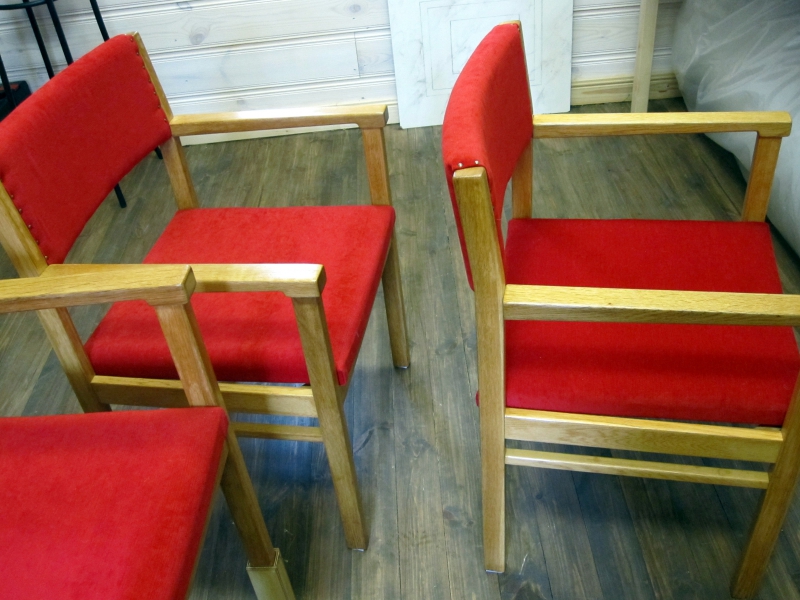 luentosalin-tuolit